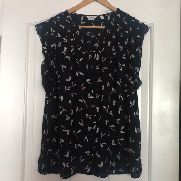 Reitmans flutter sleeve button up, abstract leaf motif, upper front chest pleats - Picture 1 of 6